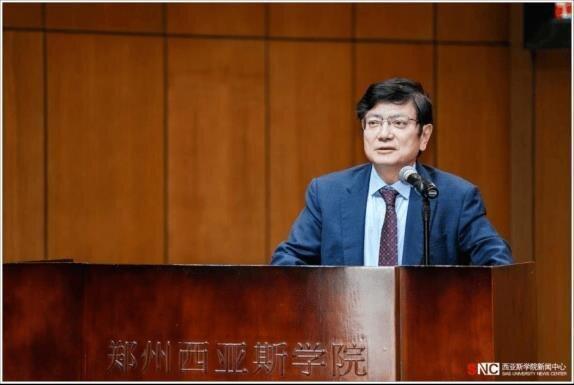 退休的「网红教授」郑强,重返高校行政一线。(取材自河南日报)
