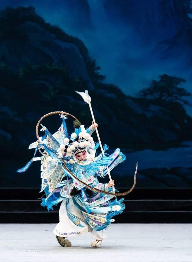 2026年4月，西安演艺集团青年团在天津演出，王星媛在「杨门女将」里饰演穆桂英。...
