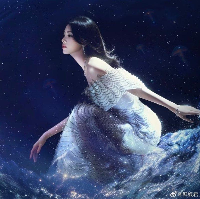 女星鞠婧祎发布深海人鱼高订写真。(取材自微博)