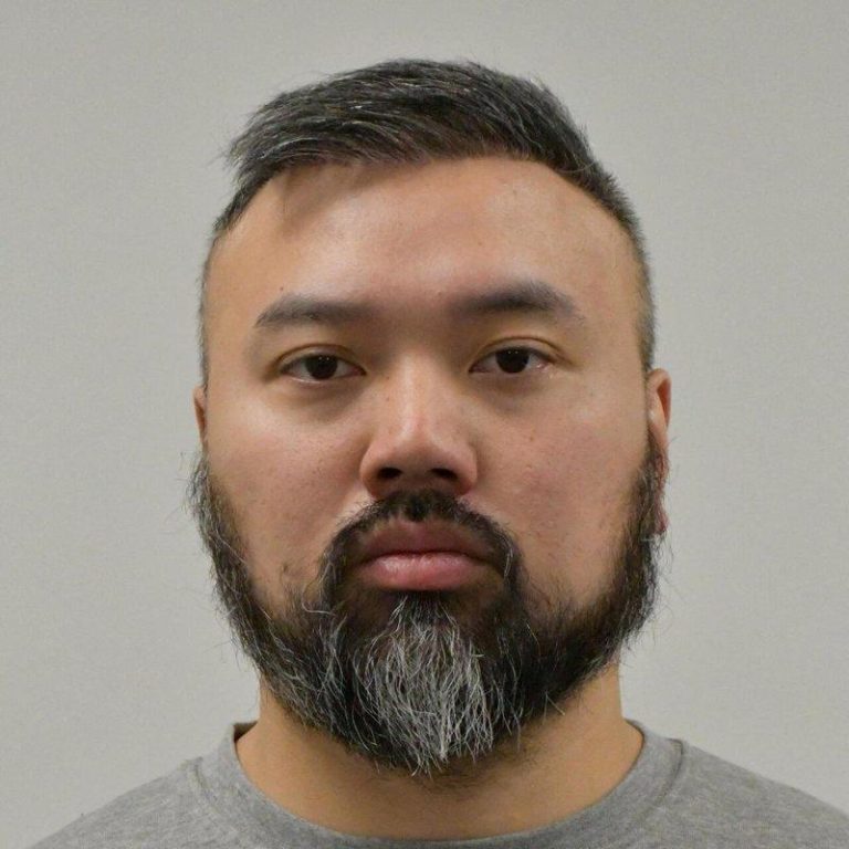 助北京监控异议人士 2名中英双国籍男子分判10年与8年 41岁前英国边境部队成员和警官卫志梁(Chi Leung