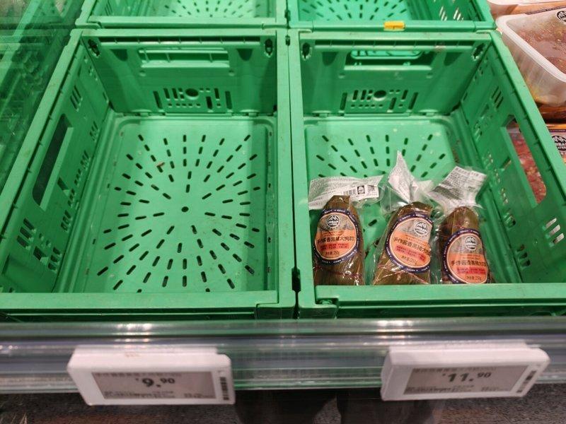 消费者张小姐说,商超上的自有品牌粽子价格不贵,品质也不差,顺手一拿相当方便,就不...