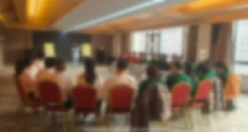 一名「翱鹰班」学员在社交平台上发布的课程现场照片。(取材自红星新闻)