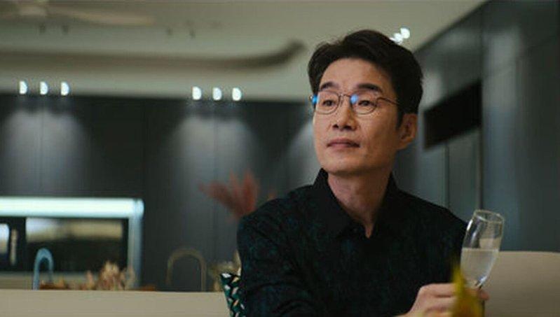 「铁拳教育」是宋英奎遗作。(图/翻摄自Netflix)
