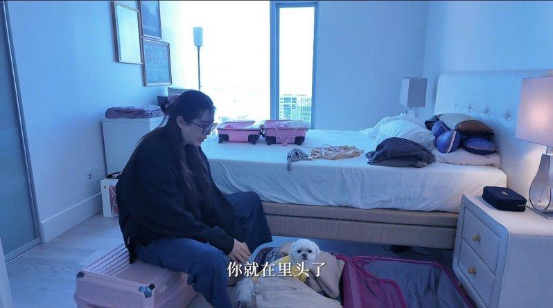 王祖贤大方地将闺房入镜。(取材自小红书)