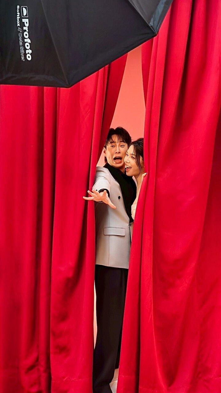吴东谚(左)和白家绮今晚补办婚宴,席开60桌。图/白家绮提供