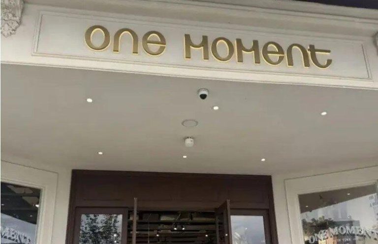一名网友在社交平台上发文称，其在ONE MOMENT郑州金融岛银泰inPARK门...