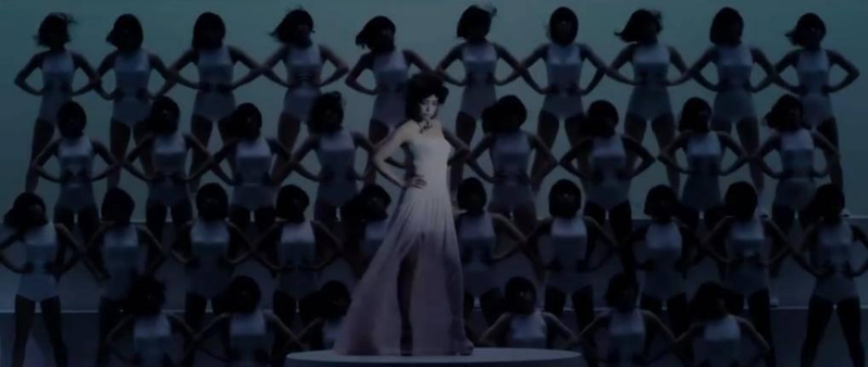 安室奈美惠「Mint」MV画面。(取材自微博)