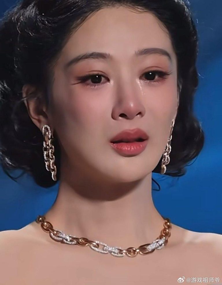 白玉兰新科视后暴哭后妆不崩 「杨紫粉底液」上热搜 杨紫发表获奖感言时暴哭,但脸上妆容始终完整。(取材自微博)
