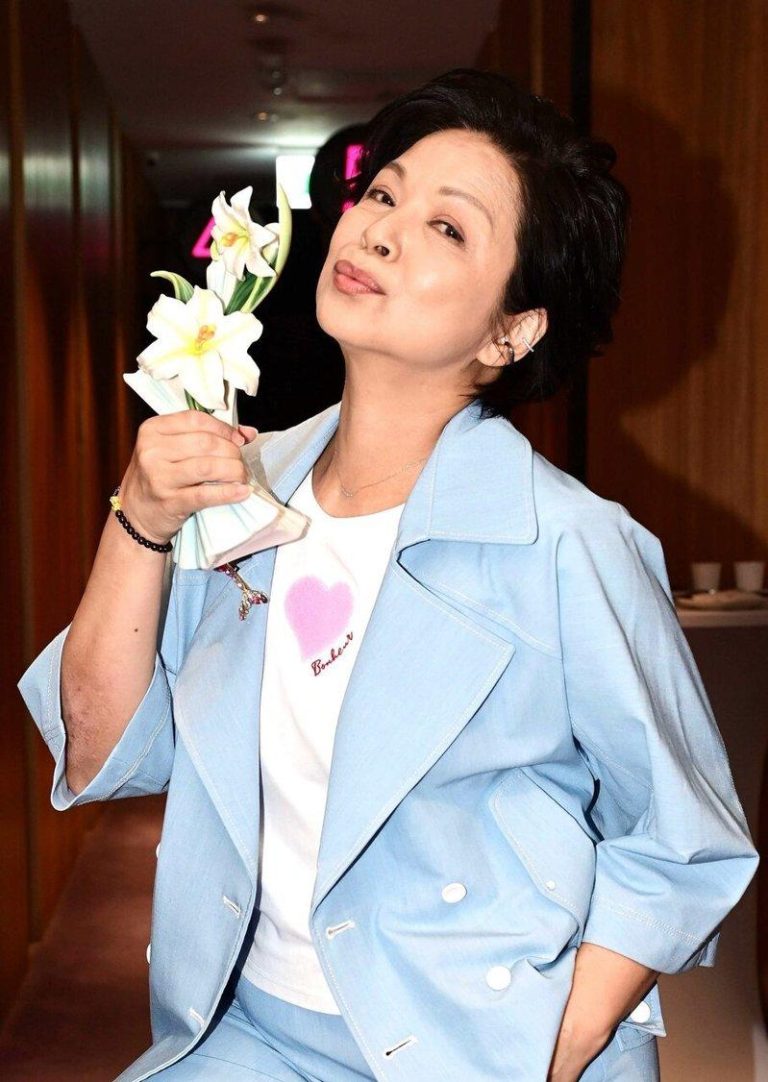 致力高龄长照 杨贵媚行善20年获颁「真善美大赏」 台北电影人扶轮社首届社庆颁发「福尔摩沙艺术大赏」杨贵媚公益20年获真善美大赏。(...