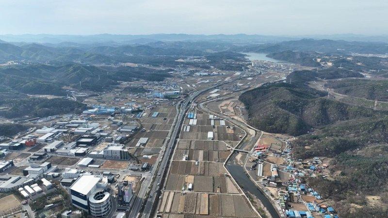 南韩政府考虑借镜台湾模式,借由多项优惠措施,在大首尔以外地区创建「半导体产业聚落...