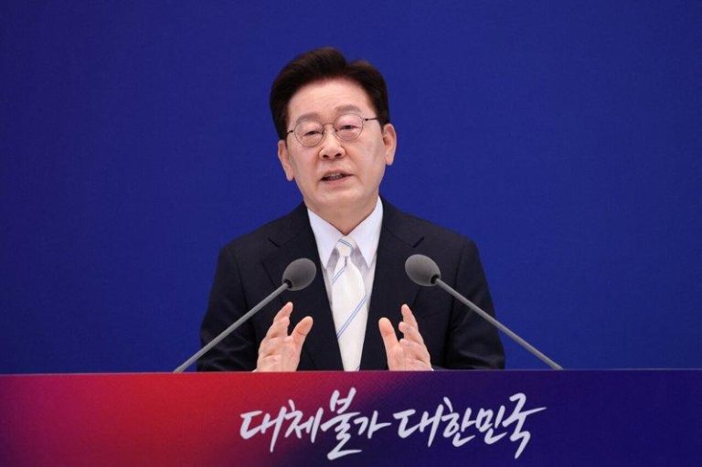 南韩总统李在明表态，不能对越界捕捞的中国渔船放任不管。（路透数据照）