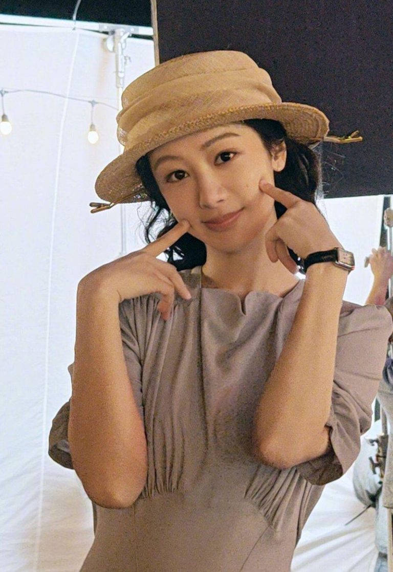 杨紫原名杨旎奥?网友疑违规摘视后 惹了大乌龙 杨紫本名不叫杨紫?网友吵翻天。(取材自微博)
