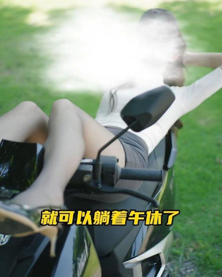 「绿源电动车」发布多条「擦边」行销的影片陷入舆论风暴。（取材自微博）