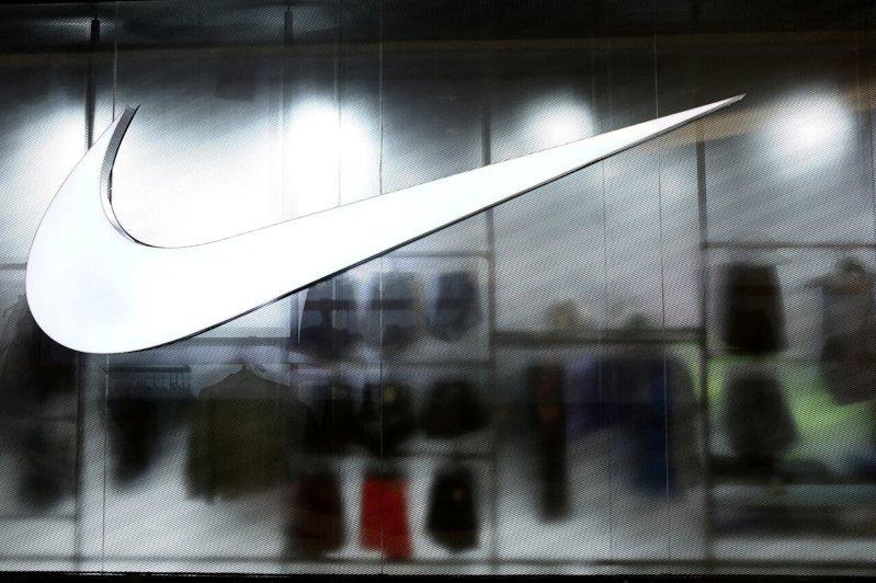 Nike上季获利优于市场预期,但主要受惠于近10亿美元关税退款,内核营运复苏力道...