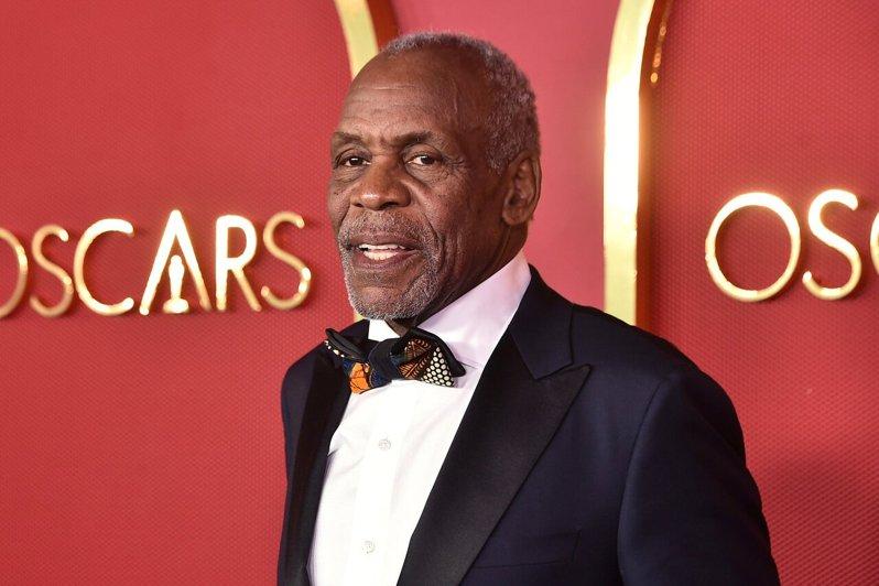 美国男星丹尼葛洛佛(Danny Glover)1日透露,自己罹患阿兹海默症;图为...