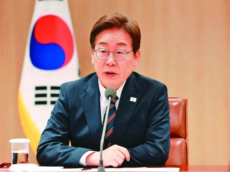 韩总统李在明上任1年积极递橄榄枝 两韩为何仍渐行渐远? 南韩总统李在明上任后对北韩采取较柔和立场,北韩却依旧将双边定位为敌对两国关系。(...
