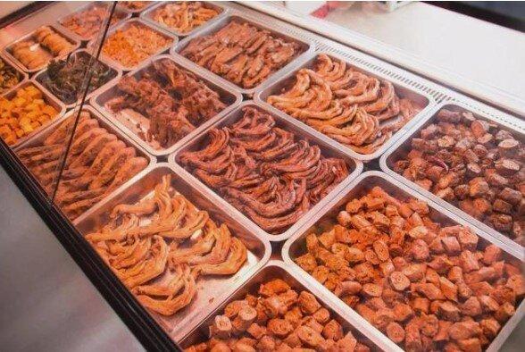 曾被称为「零食界爱马仕」的卤味鸭货品牌近年陷入寒冬。(取材自青眼财经)