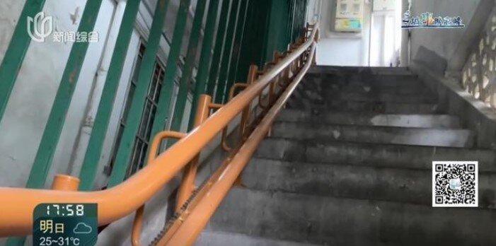 图为爬楼机的轨道。(取材自看看新闻)