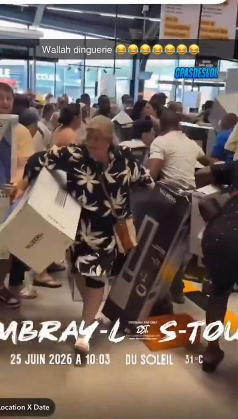欧洲民众在热浪下抢买中国空调,欧盟竟拟以环保为名构筑贸易壁垒,限制中国空调进口。...