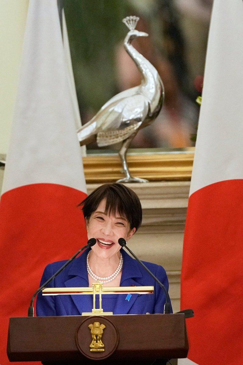 统计数据披露,日本首相高市早苗周末待在首相公邸的时间,她是已故前首相安倍晋三的1...