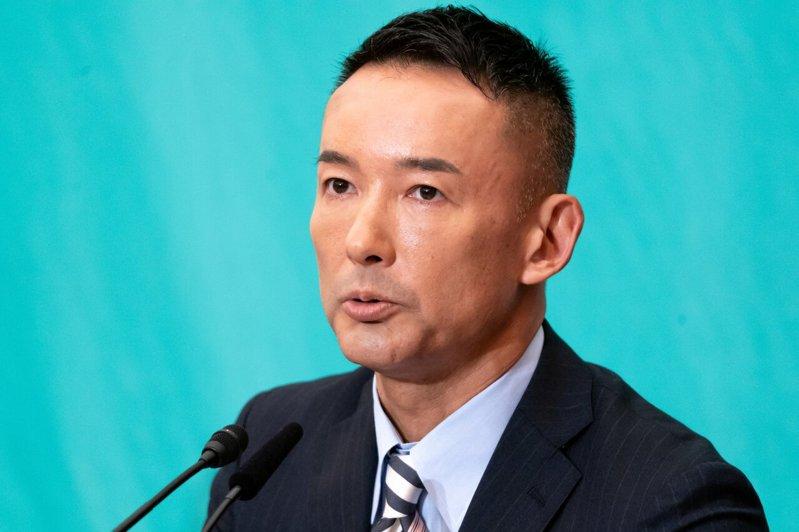 日本「令和新选组」党魁山本太郎召开记者会,宣布辞去党代表职务,并正式退出政坛。(...