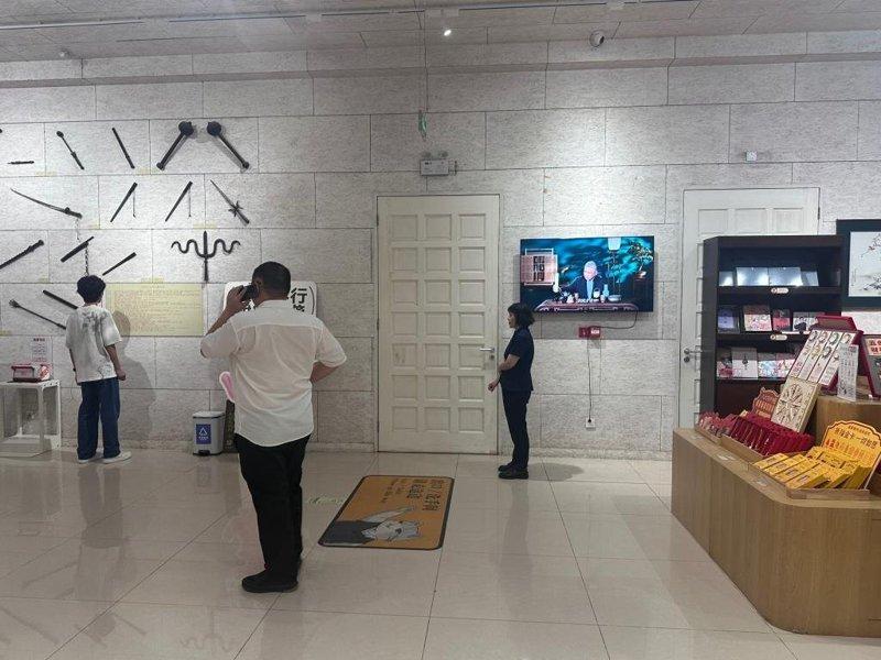 2026年7月4日，为配合相关部门核验，「古代铜罗汉像」展览区域临时关闭近两小时...