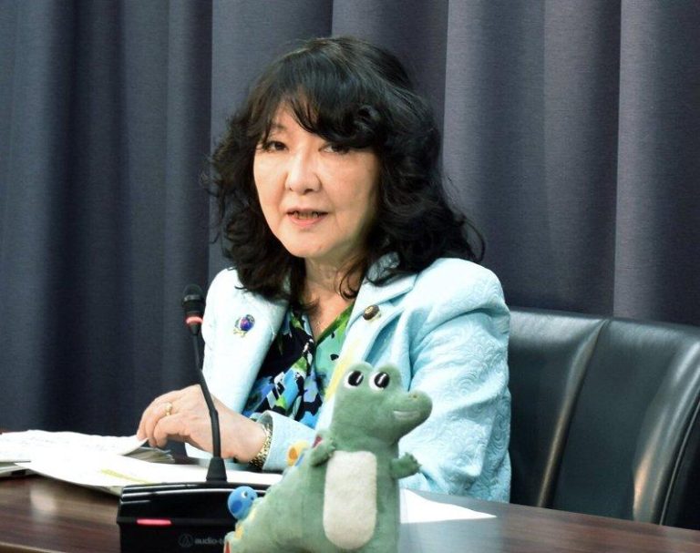 日本拟鼓励退休金基金扩大投资国内资产 日圆应声劲扬0.7% 日本财务大臣片山皋月。(欧新社)