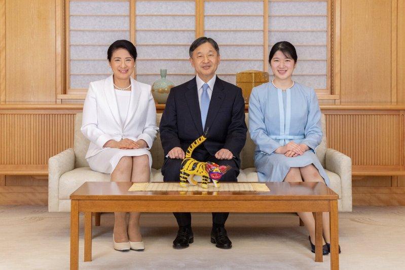 为确保日本皇族人数而提出的「皇室典范」修正案,在今天的众议院全体会议上,已以多数...