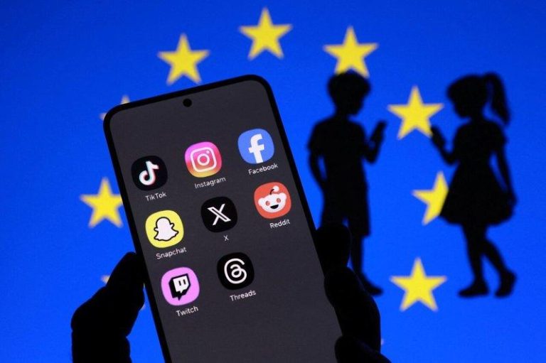 欧盟拟限制儿童滑社群 13岁以下须大人监督并限时 欧盟拟在各国境内采取限制幼童使用社群媒体的措施。依专家建议,13岁以下儿童须在成...