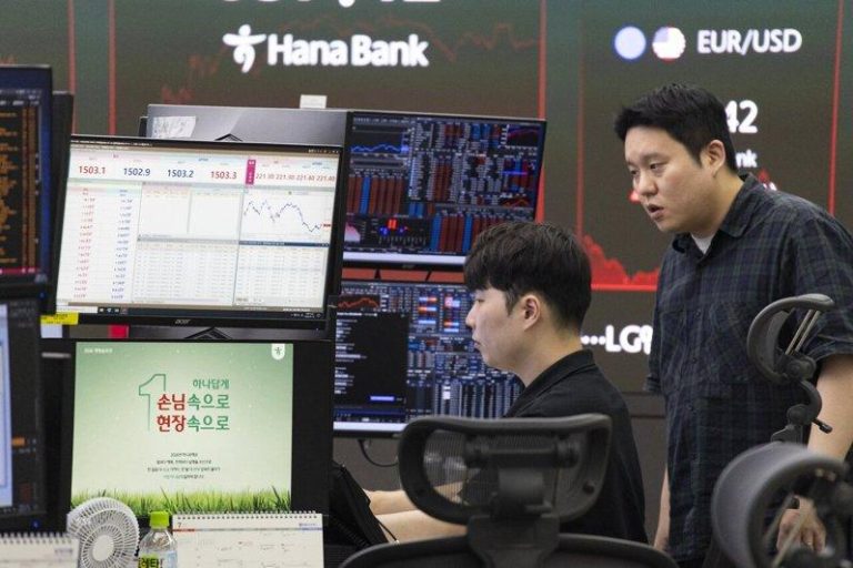 南韩Kospi指数周一一度重挫超过8%，触发熔断机制。示意图。（欧新社）