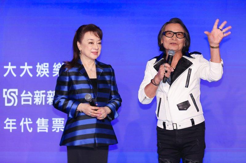 翁倩玉(左)宣布将在台北举办演唱会,好友沈文程特地站台。(记者林士杰/摄影)