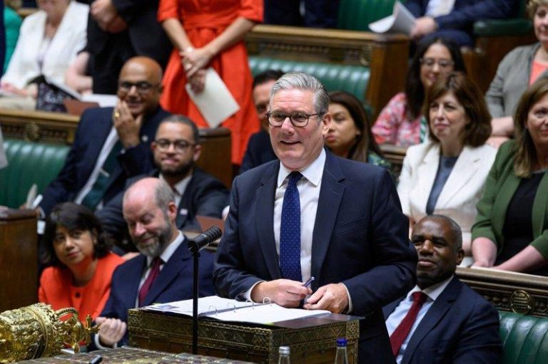 深夜至清晨禁用…英宣布16-17岁青少年「社群媒体宵禁」 英国首相施凯尔上月宣布16岁以下儿童禁用社群媒体的禁令后,英国政府15日表示,将...