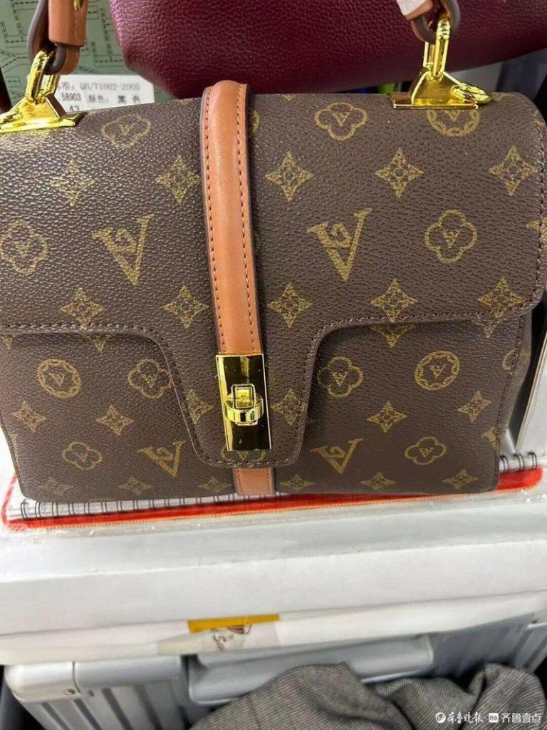 LV法务扮顾客再告宁波小店 店主:不敢卖花纹带英文本母包 朱先生店内所售的「凯诗米娜」包。(取材自齐鲁晚报)