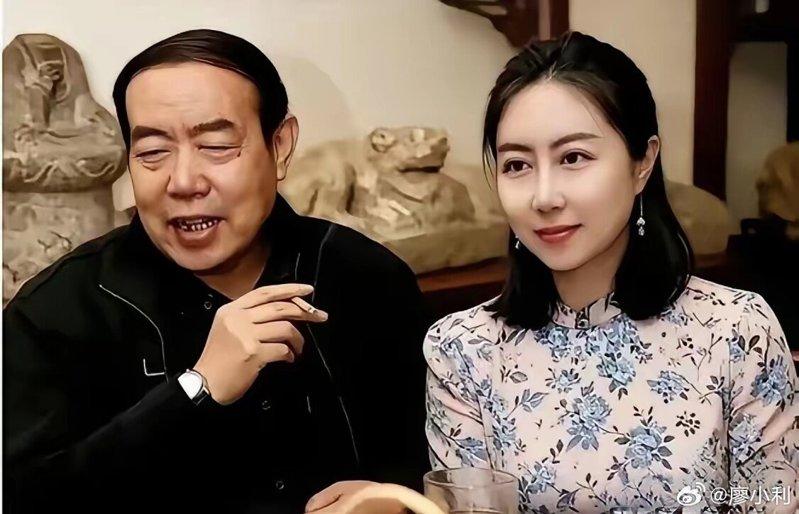 贾平凹与贾浅浅。(取材自微博)