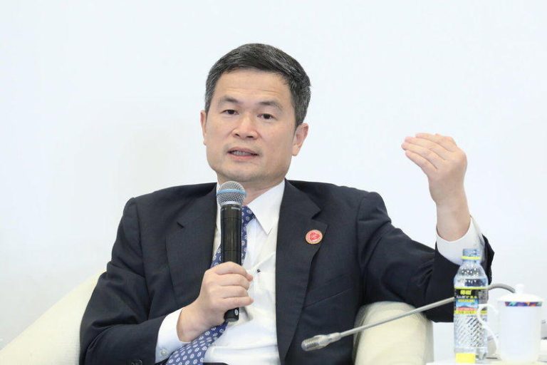 前中国证监会副主席方星海涉嫌严重违纪违法，目前正接受中央纪委国家监委纪律审查和监...