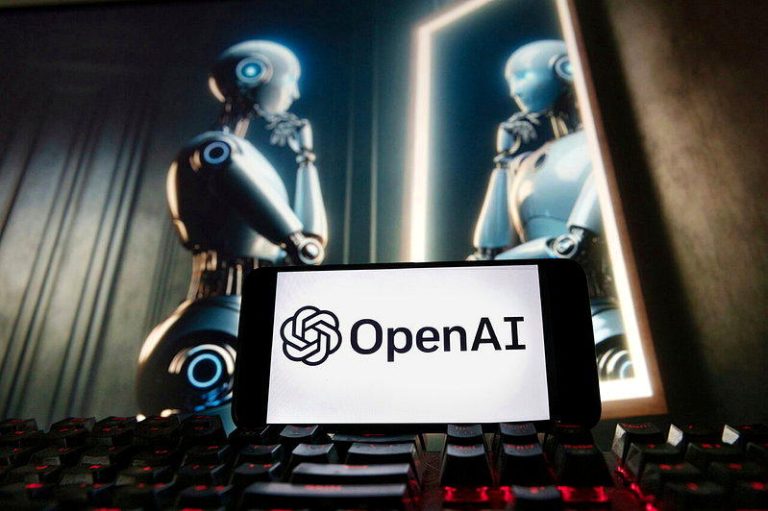 OpenAI传上修算力支出 估2030年底前投入7500亿美元 OpenAI传出上修对算力的支出,如今预估到2030年底前将投入7500亿美元。...