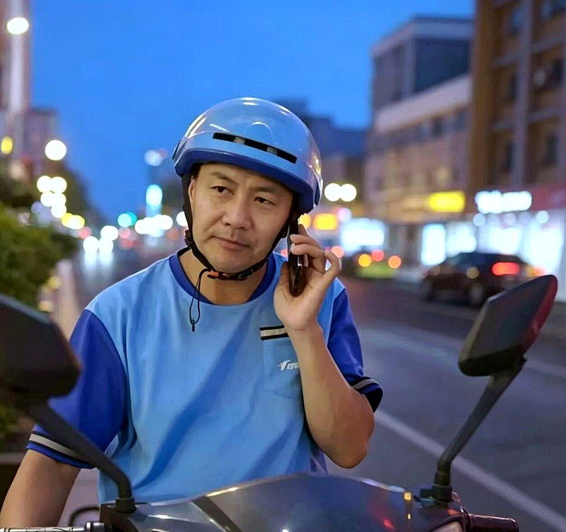 送外卖已成了王计兵一种生活方式。（取材自微博）