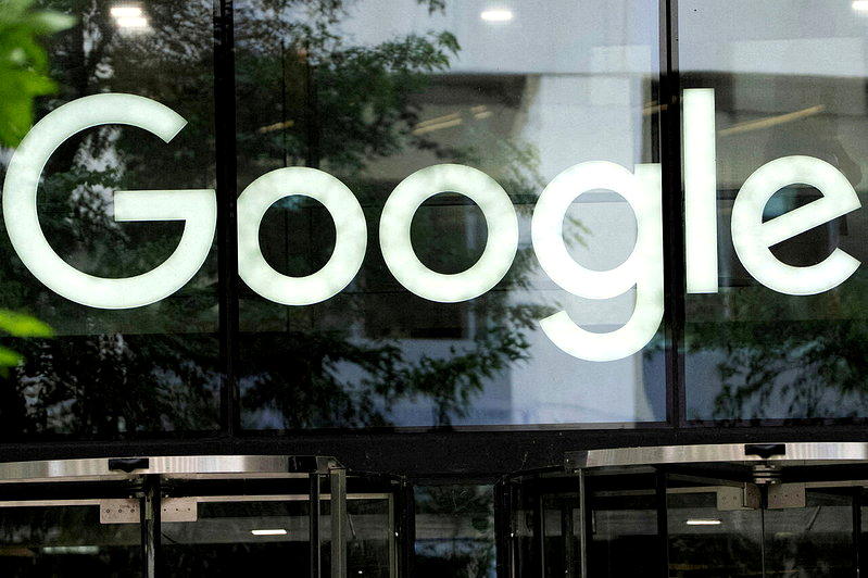 Google 24日遭欧盟执委会裁罚8.9亿欧元。（路透）