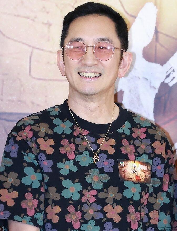 62岁的吴启华。(取材自微博)