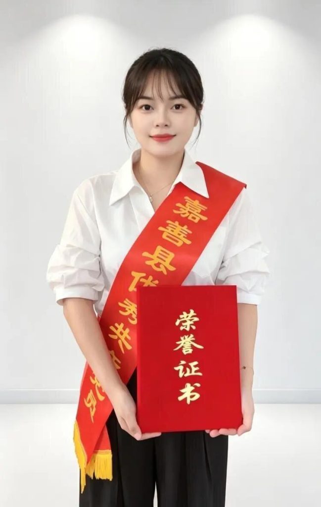 顾虹12年来资助过354人次清寒学生。(取材自极目新闻)
