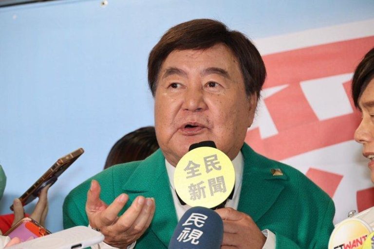 舅舅方骏怒斥「狄莺宠坏孙安佐」 看到这一幕喊神经病 方骏被问到孙安佐时忍不住念起狄莺。(图/读者提供)