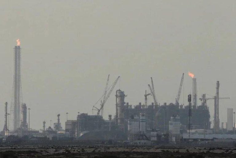 天然气涨价重拾燃煤 2025年全球碳排增长美国占3分之1 在中国,汽、柴油使用量去年双双下滑,延续2024年以来的趋势;天然气的需求增长主...