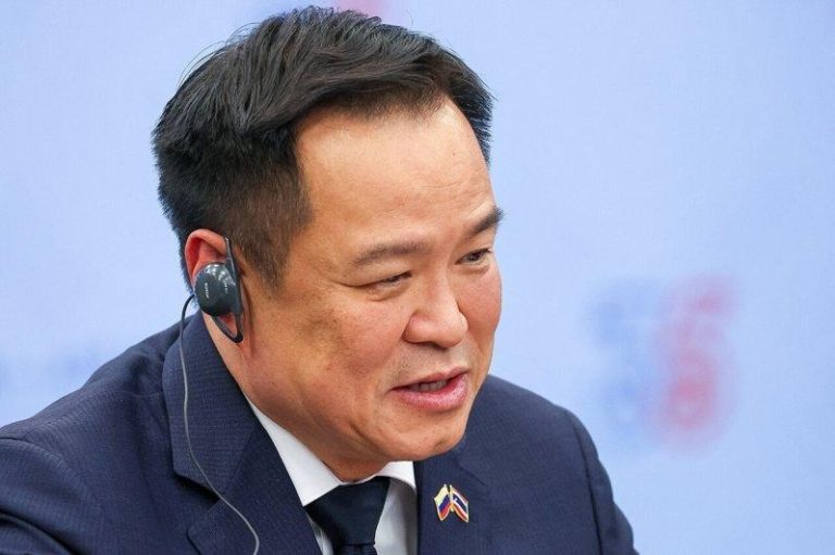 泰国5000公务员涉舞弊录取遭调查 恐丢职、缴回薪水 泰国总理兼任内政部长的阿努廷(Anutin Charnvirakul)。(美联社...