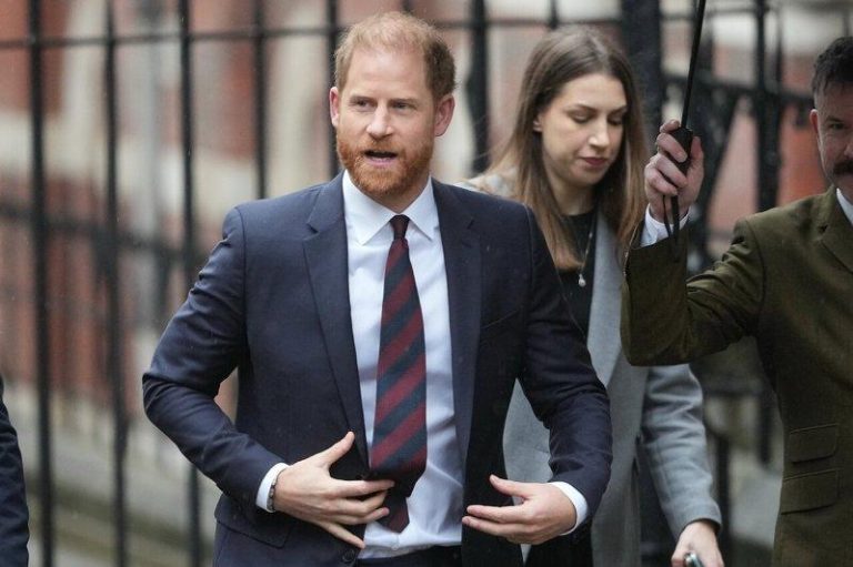 英国哈利王子告「每日邮报」母公司大挫败，恐负担巨额诉讼费。(美联社)