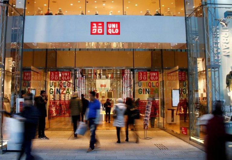 日本进口服装中国占比跌破5成 31年来首次 日本东京UNIQLO店面。(路透数据照片)