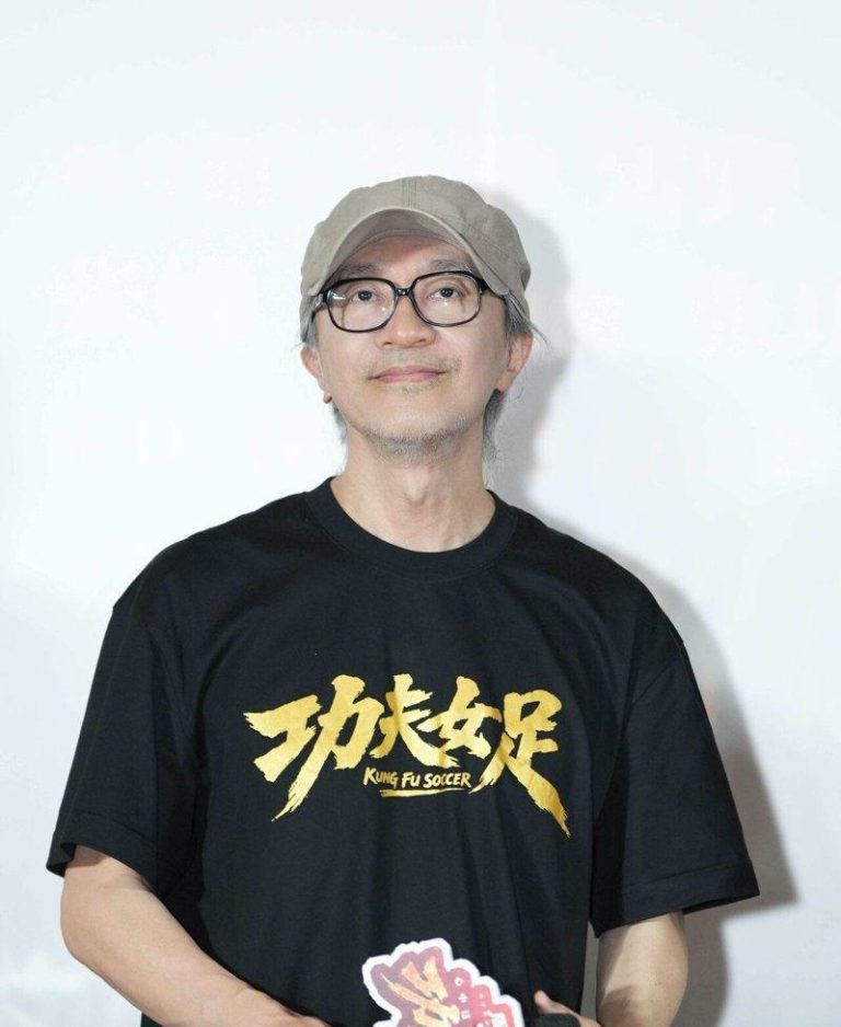 周星驰执导的新片「功夫女足」气势如虹，一举刷新中国影史多项纪录。(取材自微博)