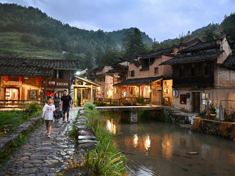 在老家创业做民宿也是许多年轻人选择的行业之一。示意图。(新华社)