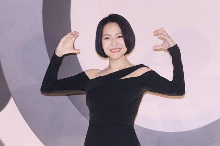 网传大S儿女遭冷落?小S气炸回应:子虚乌有 完全捏造的 遭控对大S的儿女不闻不问,小S愤怒回应。(本报数据照片)