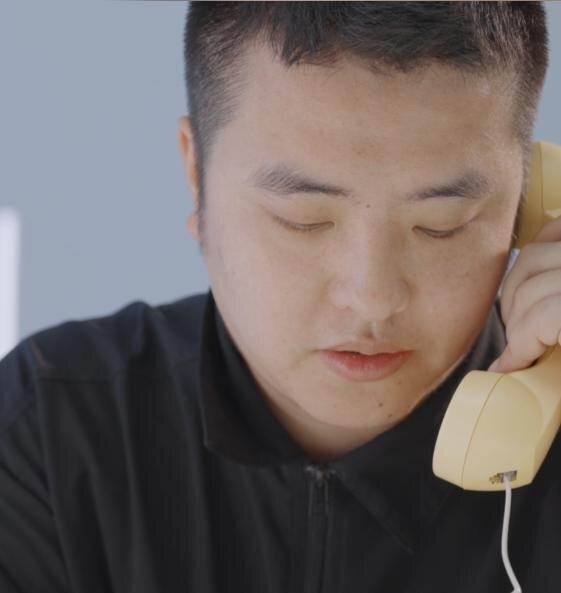 杜谦打给去世的父亲。(取材自极目新闻)