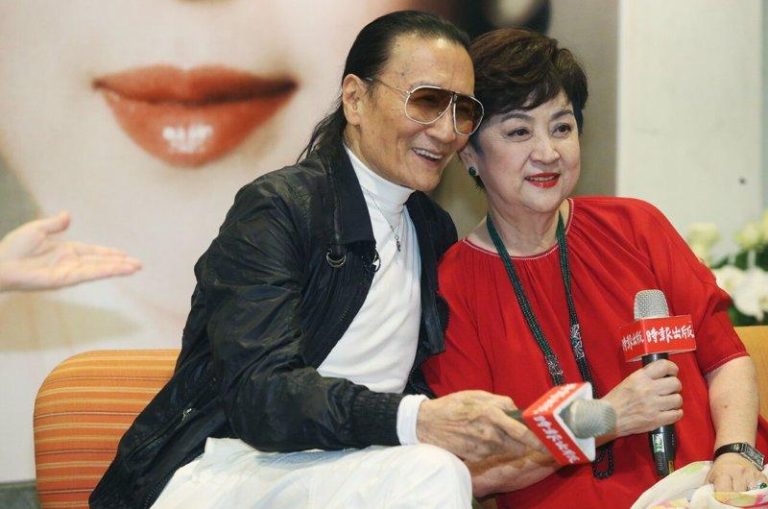 谢贤89岁辞世 前妻甄珍昔泪喊「最后悔和他离婚」 永远爱妳成追忆 甄珍(右)和谢贤曾有过一段婚姻。(联合报系数据照)